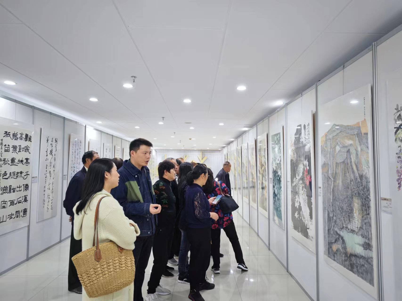 “践行二十大 翰墨染江南”合肥杭州南京三地书画邀请展瑶海巡展正式开展